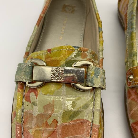 Anne Klein Women's Embossed Leather Floral Pattern Moccasin Loafers Sz 6M - Picture 2 of 13